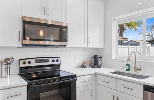 Deerfield Beach House | Minutes from the beach! Paradise Oasis full of entertainment! Pool Table!