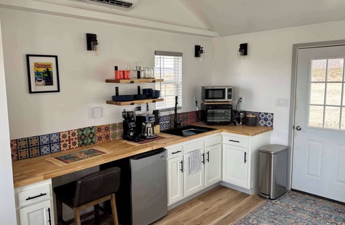 Study Butte-Terlingua Cabin | MJ's Cabin. Private cabin just 3.5 miles from BBNP