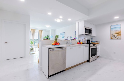 Parkside Apartment | Modern 1BR Apt in Hollywood, FL – 5 Mins to Beach, W/Pool, Gym, & Free Parking