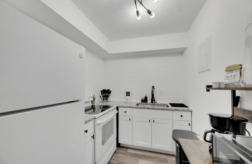 Sun Bay South Apartment | Modern 1BR Escape | Prime South Tampa Spot