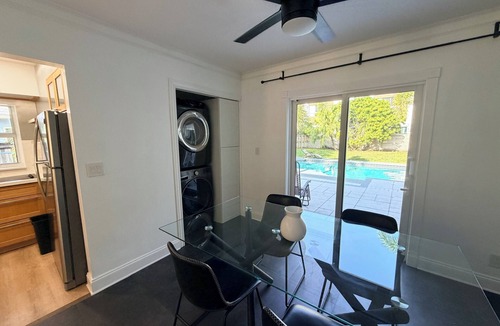Lake Ridge House | Modern 2/2 Pool Home: 5 Min to Beach & Galleria – Pets Welcome!