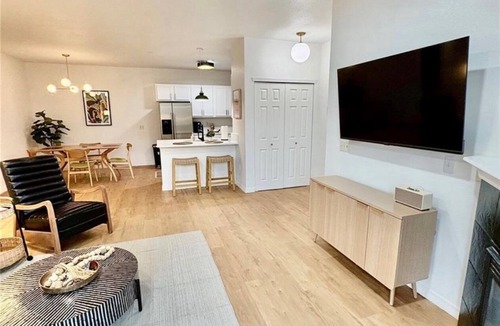 Englewood Condo | Modern 2bd 2bath Accessible condo- fenced Patio near DTC- Gym, Sauna, Pool, Spa
