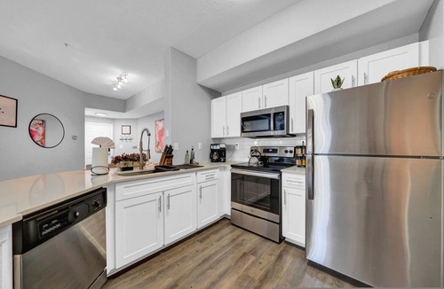 Westchase Apartment | Modern 2BR/2BA | King Bed + Pool, Gym #6