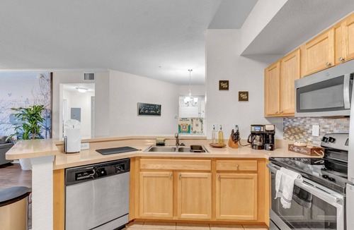 Westchase Apartment | Modern 2BR 2BA Pool Gym Near Airport 9