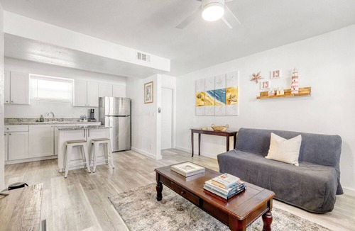 Tropic Condo | Modern 2BR Apt | Short Drive from Beach & Art Walk
