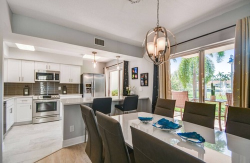 Isla del Sol House | Modern 3-Bedroom Townhouse in Isla Del Sol
