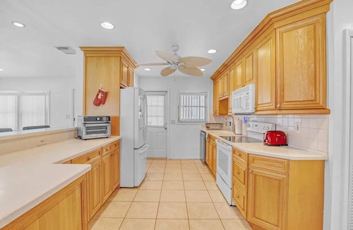 Belle Vista House | Modern 3BR Beach House in St. Pete Walk to Sand + Fenced Yard