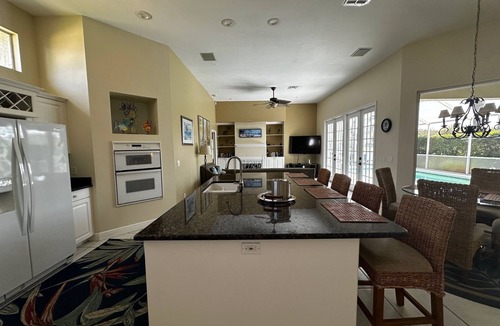 Central Naples House | MODERN 4BDR VILLA, LAKE VIEWS, WARM SALT WATER POOL, CLOSE TO BEACH, SEE VIDEO
