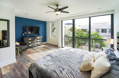 Colee Hammock House | Modern 5BR Townhome 25mins to HardRock FIFA WorldCup, 5mins to the beach