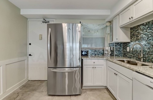 Fernandina Beach Condo | Modern and Beautiful 7th Floor condo with easy beach access. Exclusive fishing pier