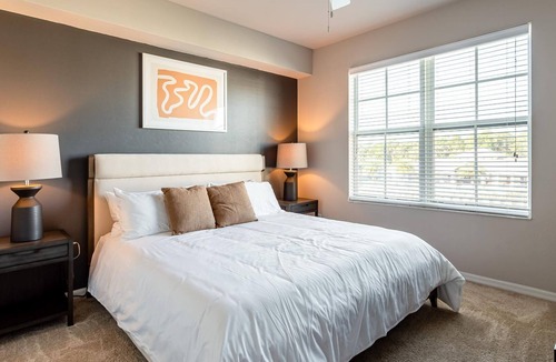 Trafalgar Apartment | Modern Apartment in Prime Location (ID8616X10)