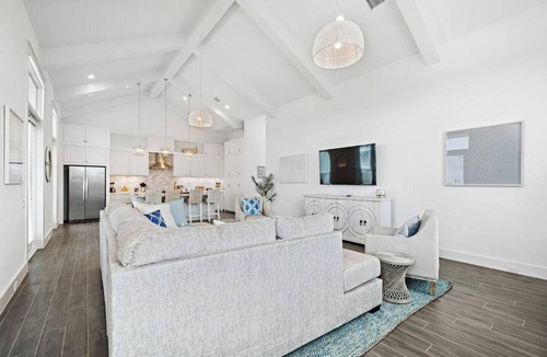 Galveston House | Modern beach home with the best views of West Bay