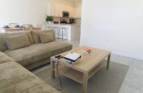 Poinciana House | Modern Bright 3BR Townhome – Pool, Disney 35 Minutes Away, Surrounded by Nature
