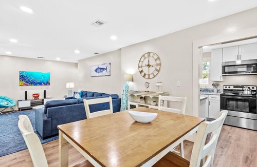 Niceville House | Modern Coastal Cottage Near Destin & Beaches