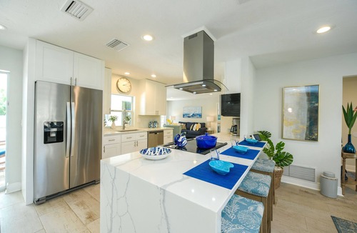 Bee Ridge House | Modern Coastal Pool Retreat Private Heated Pool Minutes to Siesta Key Beach