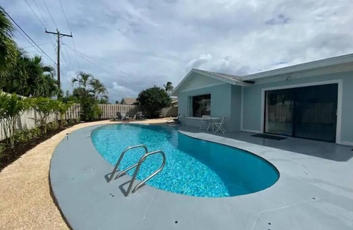Seacoast Shores House | Modern coastal home w/heated pool & pet friendly
