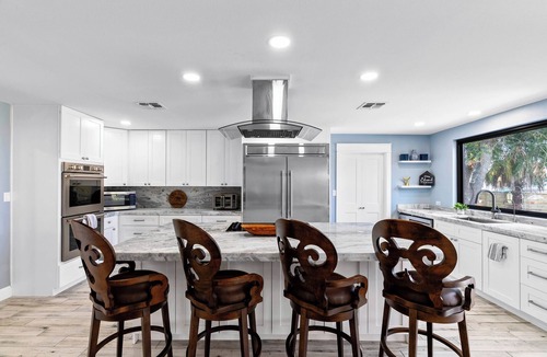 Rockport House | Modern Copano Bayfront Retreat – Pool & Private Lighted Pier | Sleeps 8