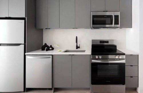 Historic Ybor Apartment | Modern Cozy Tampa Studio Near Ybor City & Downtown