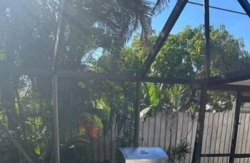 Tropic Palms House | Modern Delray House BEACH 2miles Near Downtown