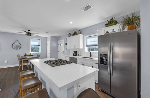 Galveston House | Modern Duplex, Sleeps 10, Dog Friendly + Fenced Yard, Full Kitchen & Kitchenette