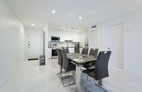 Sunny Isles Beach Apartment | MODERN FAMILY-SIZED 2 BEDROOM APARTMENT, BEACH ACROSS THE STREET!