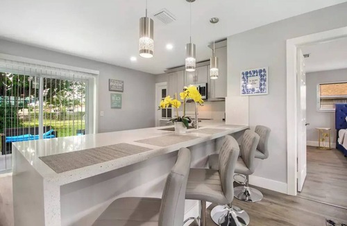 Riviera Beach House | Modern getaway near the beach with room for a boat