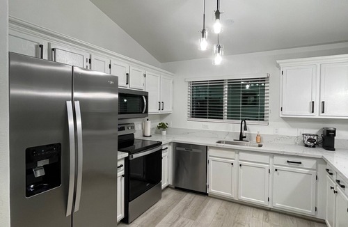 Maryvale House | Modern Glendale Home, 5 minutes Away From State Farm Stadium