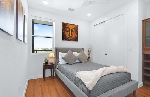 New Braunfels House | Modern Hill Country Condo for 4 with Resort Perks