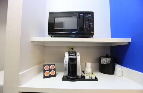 Lupton City Hotel | Modern Hixson Stay | 1 King Bed | Near Downtown Chattanooga Attractions