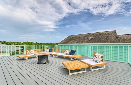 Santa Rosa Beach House | Modern House Deck and 6 Bicycles, Blocks to Beach!