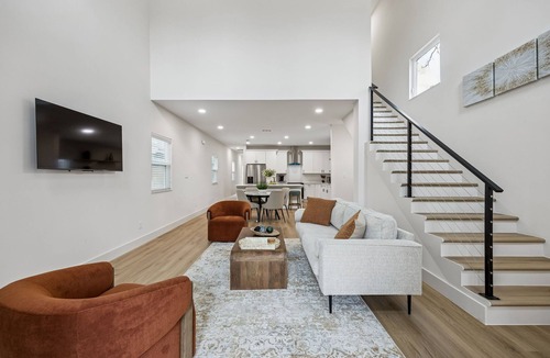 Cedar Crest House | Modern House with Dallas Skyline Views!