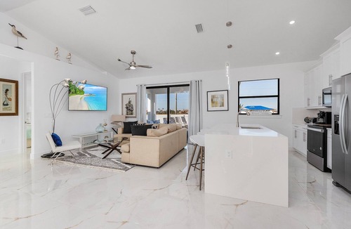 Mariner House | Modern Lux Home with Heated Pool