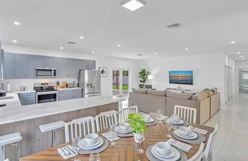 Cutler Bay House | Modern Luxe Villa with Heated Pool & Resort Vibes