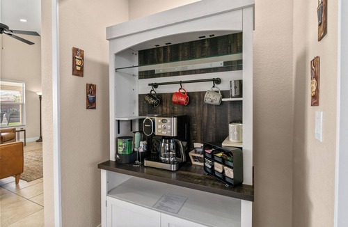 Avondale House | Modern Luxury Escape in Avondale Near Stadium & Dining 4 BR Retreat Sleeps 8