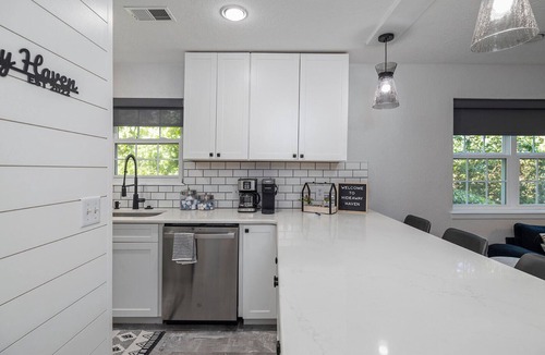 Branson Condo | Modern Luxury Hideaway Haven Dog Friendly