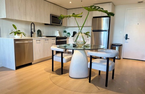 Midtown Apartment | Modern Oasis – Steps from Dining & Nightlife