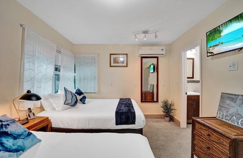 North Beach Apartment | Modern Ocean-side studio, 1BR/1bath, Hollywood, Free Parking + BBQ!