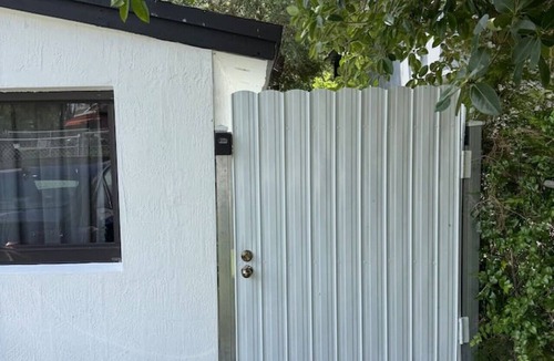 Liberty City House | Modern Private Room Near Wynwood & SouthBeach
