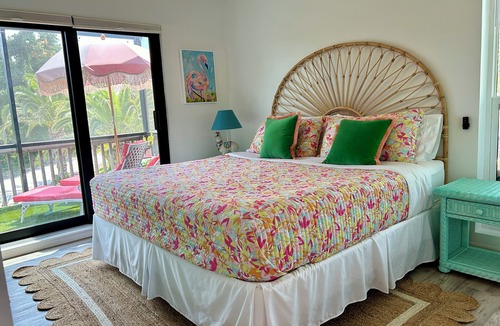 Safety Harbor Club House | Modern Renovation~2 Club Pools SHC&ICNC 👙 Kayaks 🛶 Bikes 🚲, Golf Cart 🚙 Dock