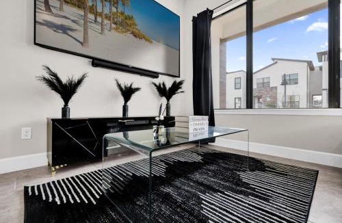 Loughman Villa | Modern resort style retreat with great amenities
