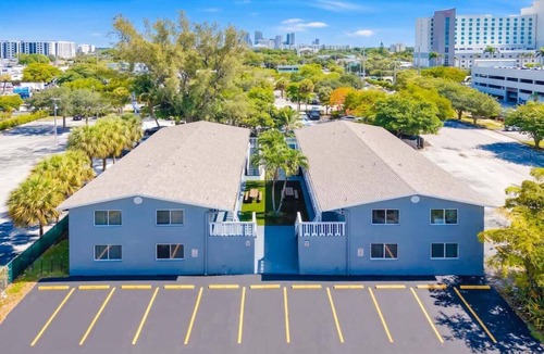 Poinciana Park Apartment | Modern Retreat Near Beach, Airport & Las Olas