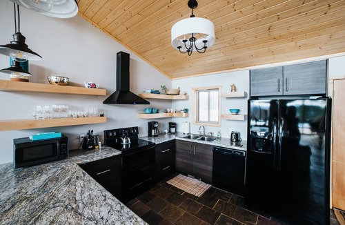 Trion House | Modern Ridge-Top Sanctuary: All-Year Swim Spa & Breathtaking Views