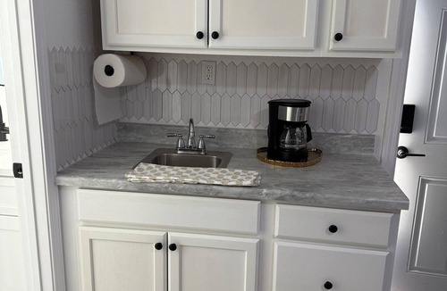 Callaway Apartment | Modern room with separate patio/for two persons