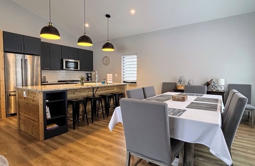 Gunnison House | Modern Spacious Home, New Build, AC