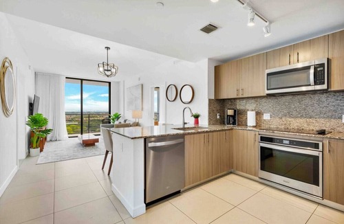 Doral Apartment | Modern & Stylish 1-Bedroom in Luxury Dt Doral