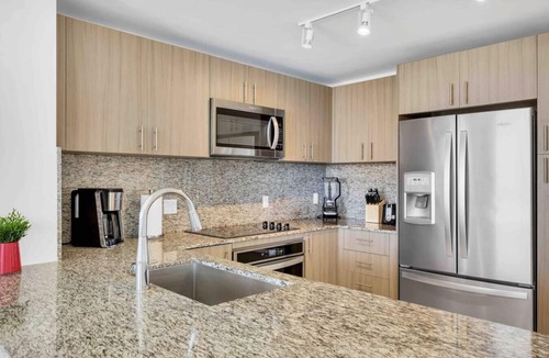Doral Apartment | Modern & Stylish 1-Bedroom in Luxury Dt Doral