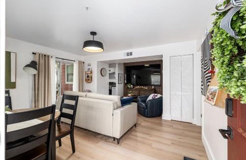 Gainesville Apartment | Modern & Stylish Condo Near UF, Shands & VA
