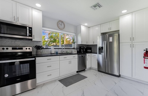North Andrews Gardens House | ! Modern & Stylish Fort Lauderdale Getaway !