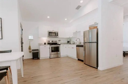 Bradenton Apartment | Modern Top Floor Rental Unit near Anna Maria Island