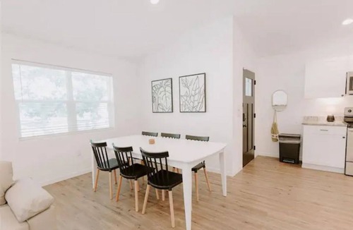 Bradenton Apartment | Modern Top Floor Rental Unit near Anna Maria Island